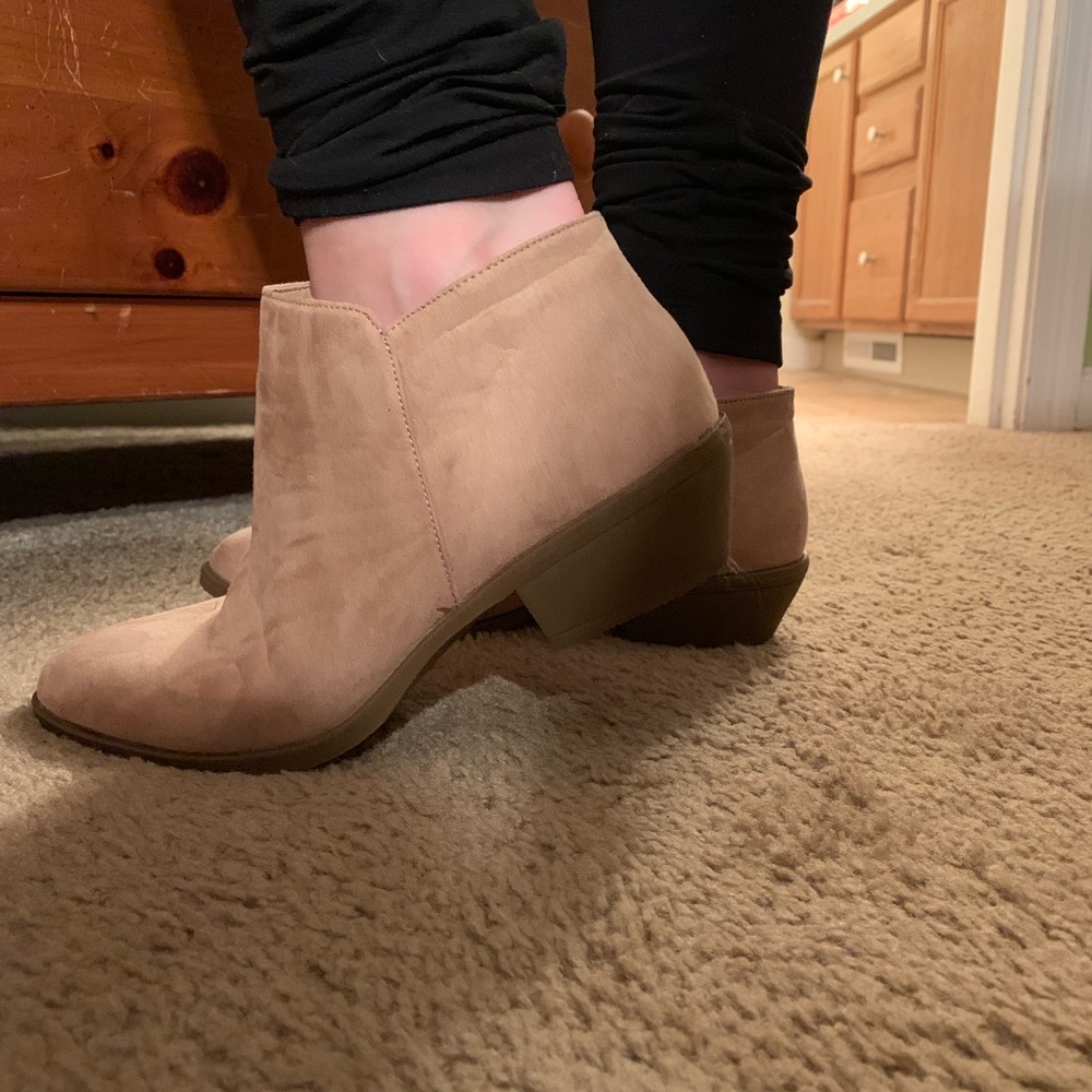 Blush/tan Booties